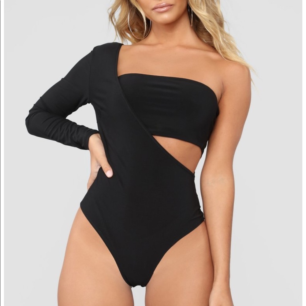 Fashion Nova Breakaway Bodysuit Black XS